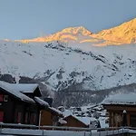 Alpina Peaks Apartment
